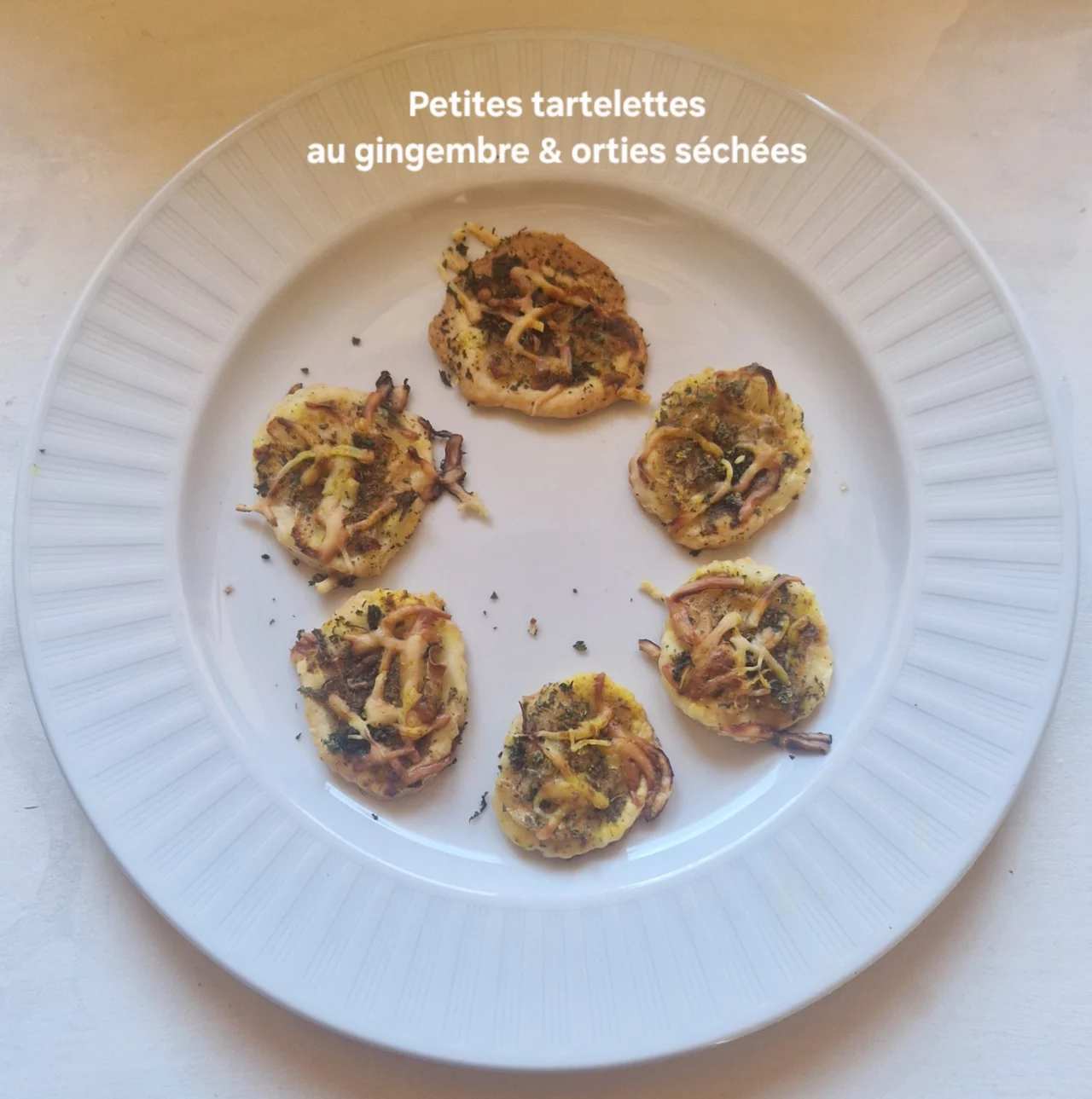 Petites tartelettes au gingembre & orties séchées