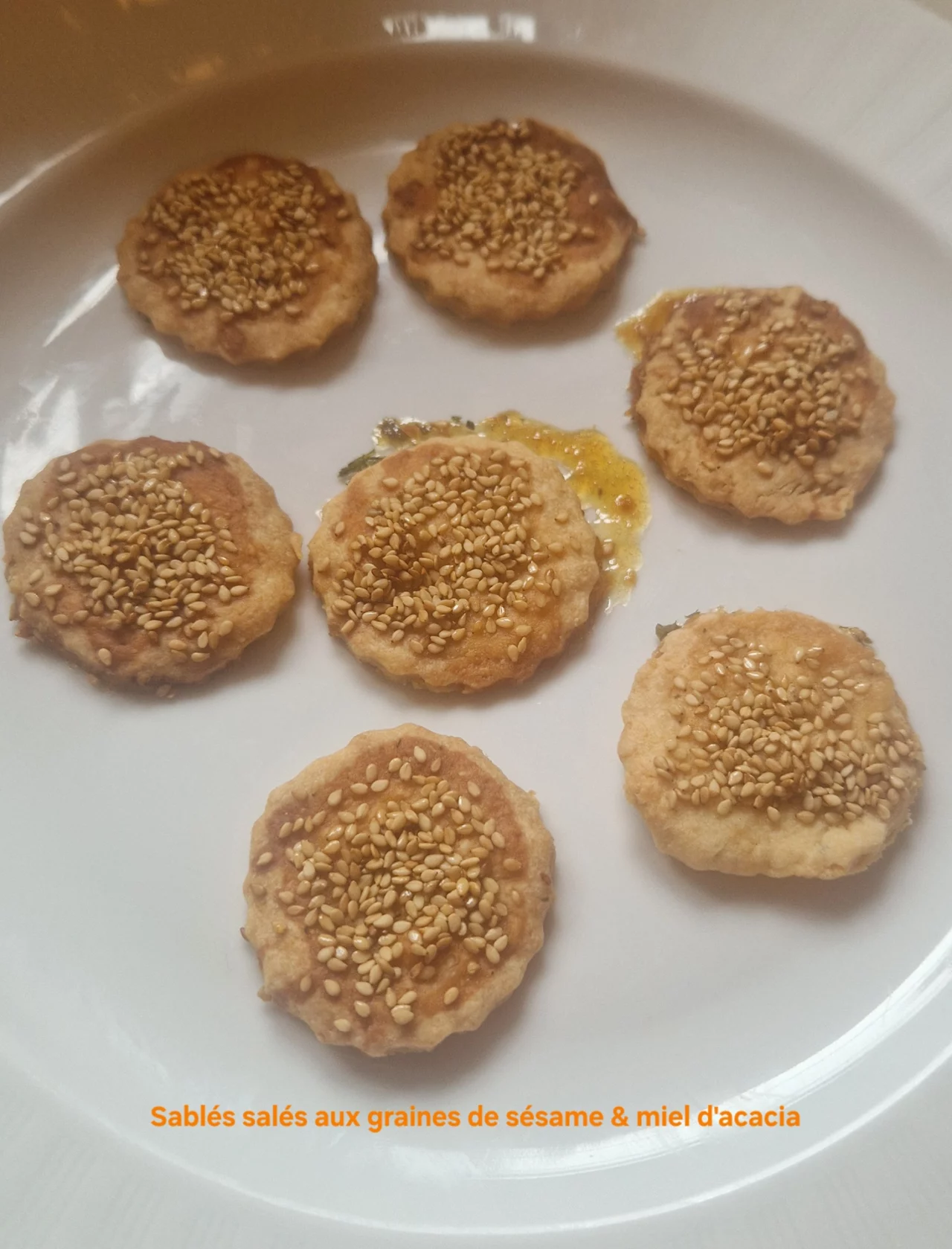 Sablés salés aux graines de sésame & miel d'acacia
